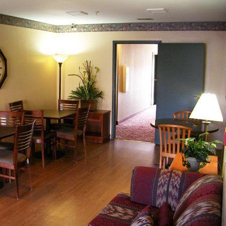 Days Inn & Suites By Wyndham Sellersburg Restaurante foto