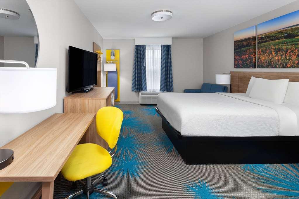 Days Inn & Suites By Wyndham Sellersburg Quarto foto